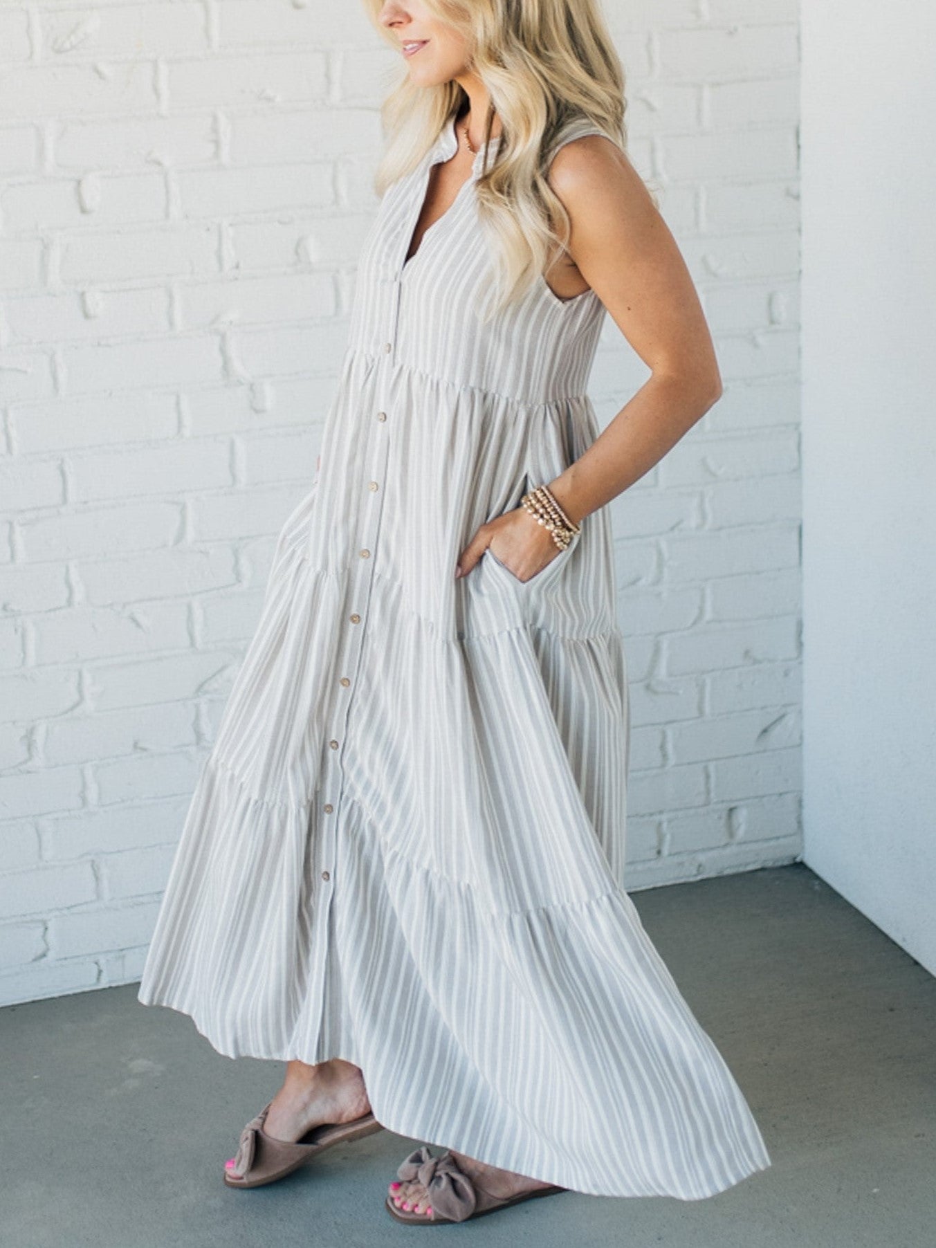 🔥LAST DAY SALE 49% OFF💃V Neck Striped Button Front Tiered Dress-1