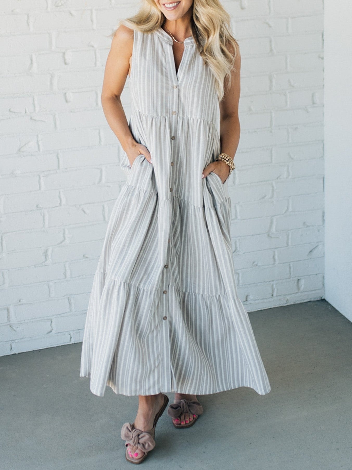 🔥LAST DAY SALE 49% OFF💃V Neck Striped Button Front Tiered Dress-4